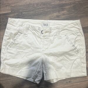 BKE Women's khaki Shorts